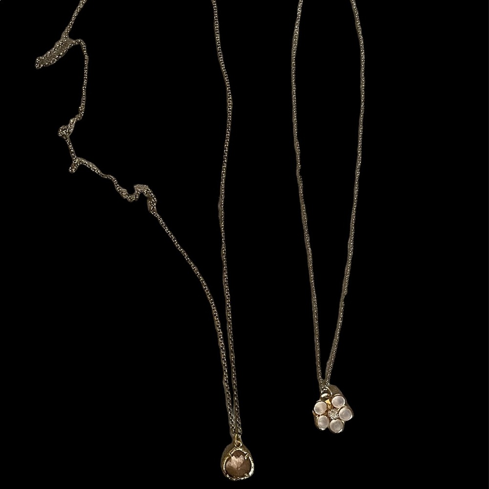 2 For 1: Necklace with flower pendant & teardrop pendant.